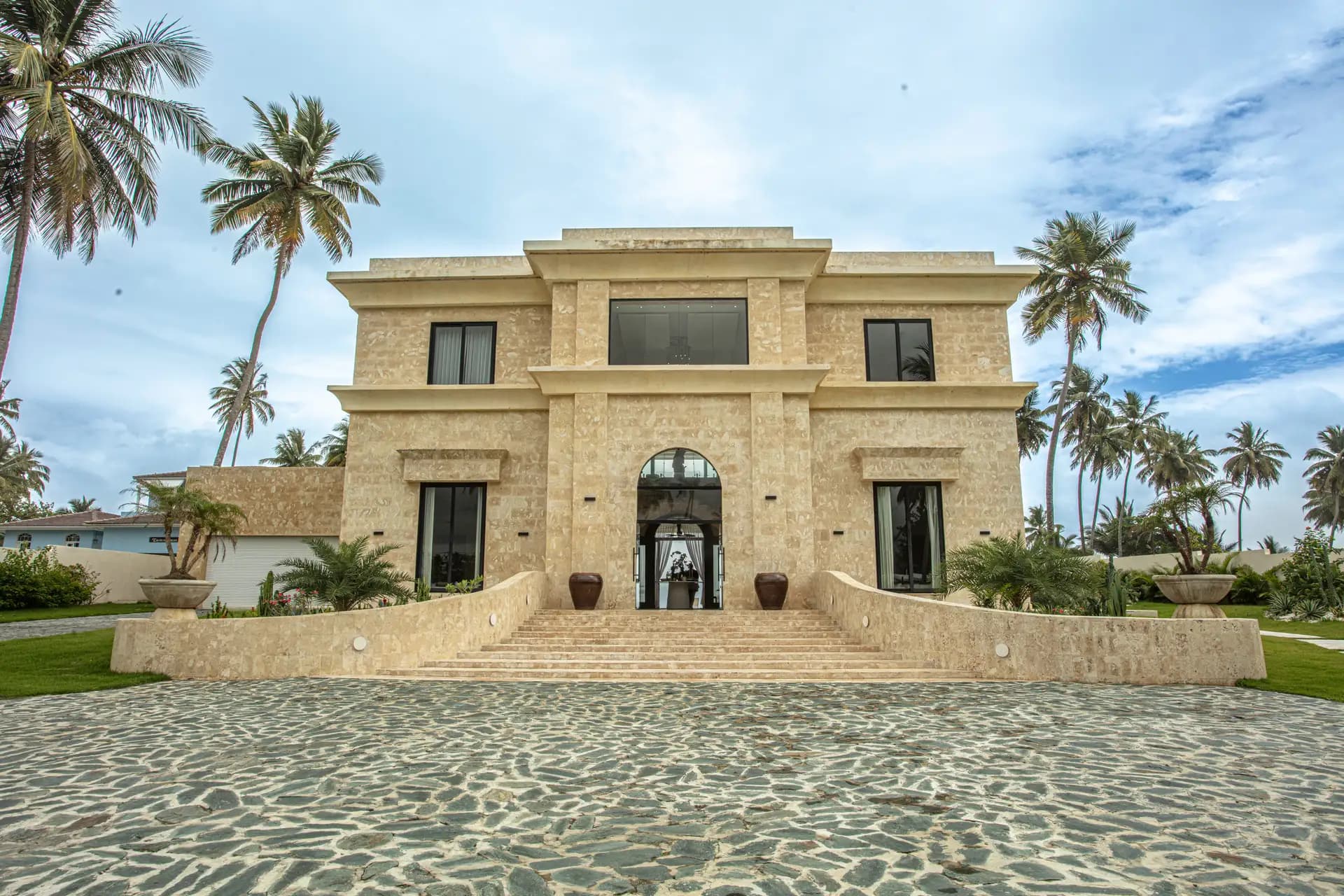 Luxury Beachfront Villa - Coralina