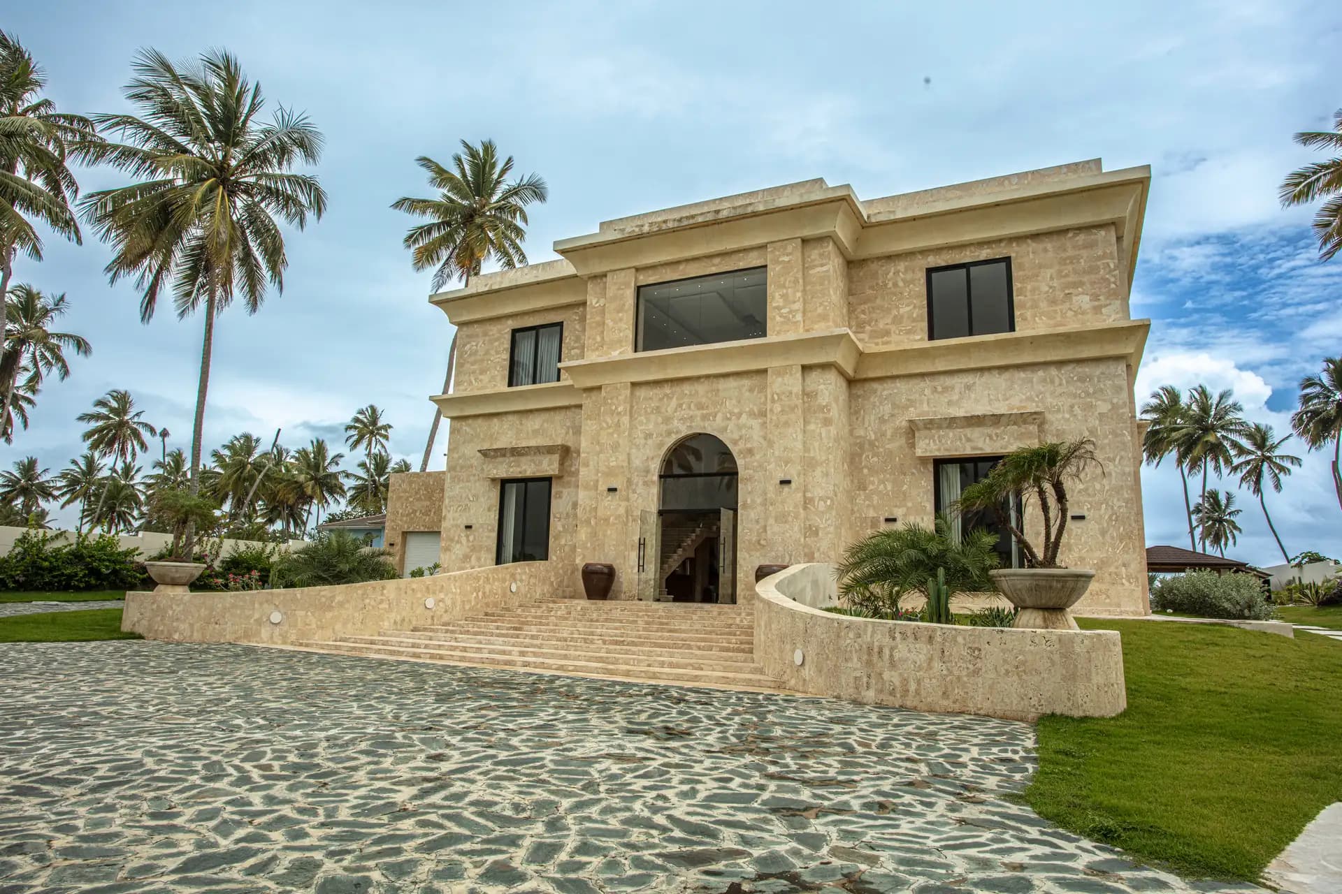 Luxury Beachfront Villa - Coralina