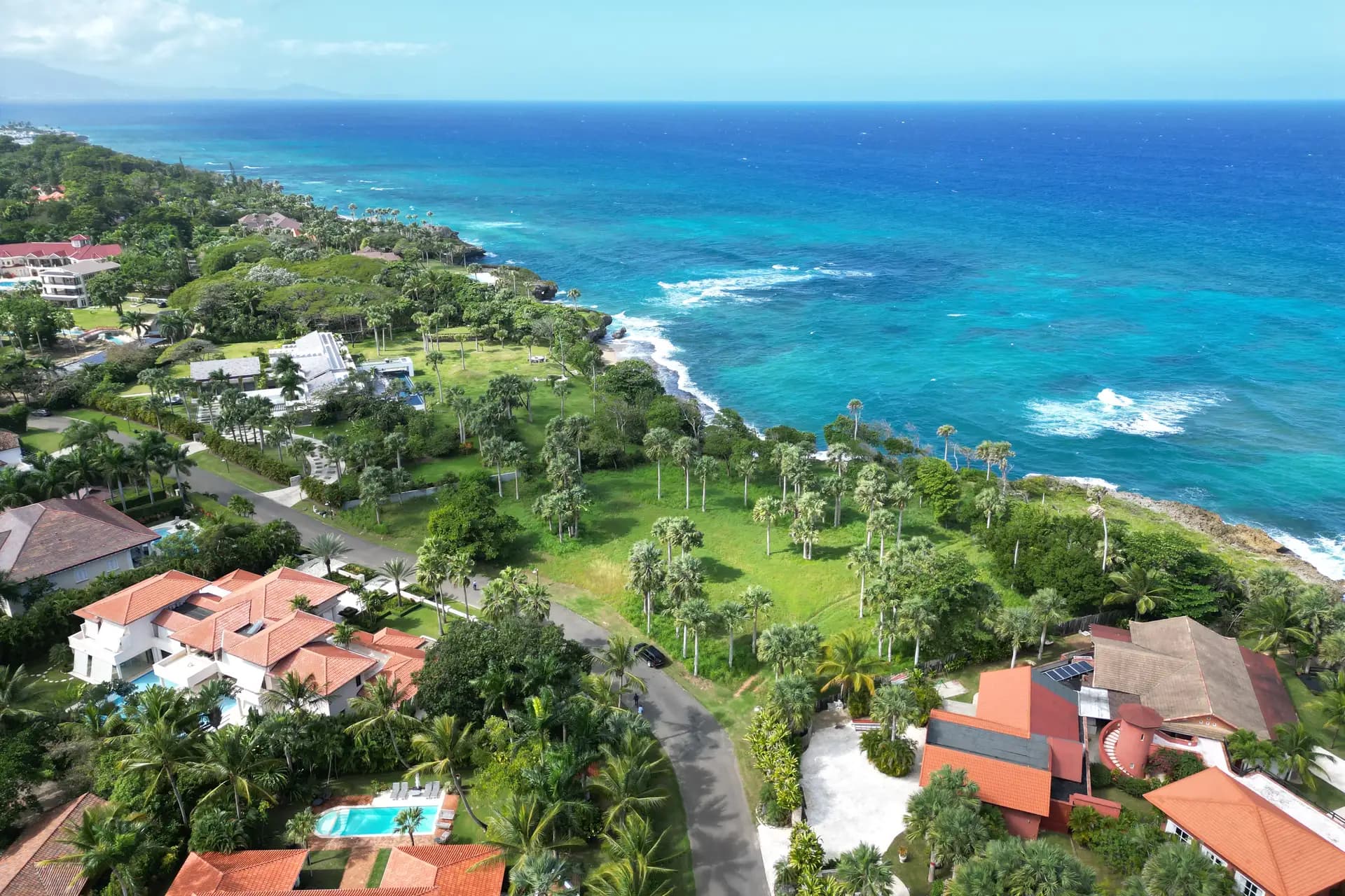 Prime Oceanfront Development Lot in Sea Horse Ranch – 8,456 m² with 180° Atlantic Views