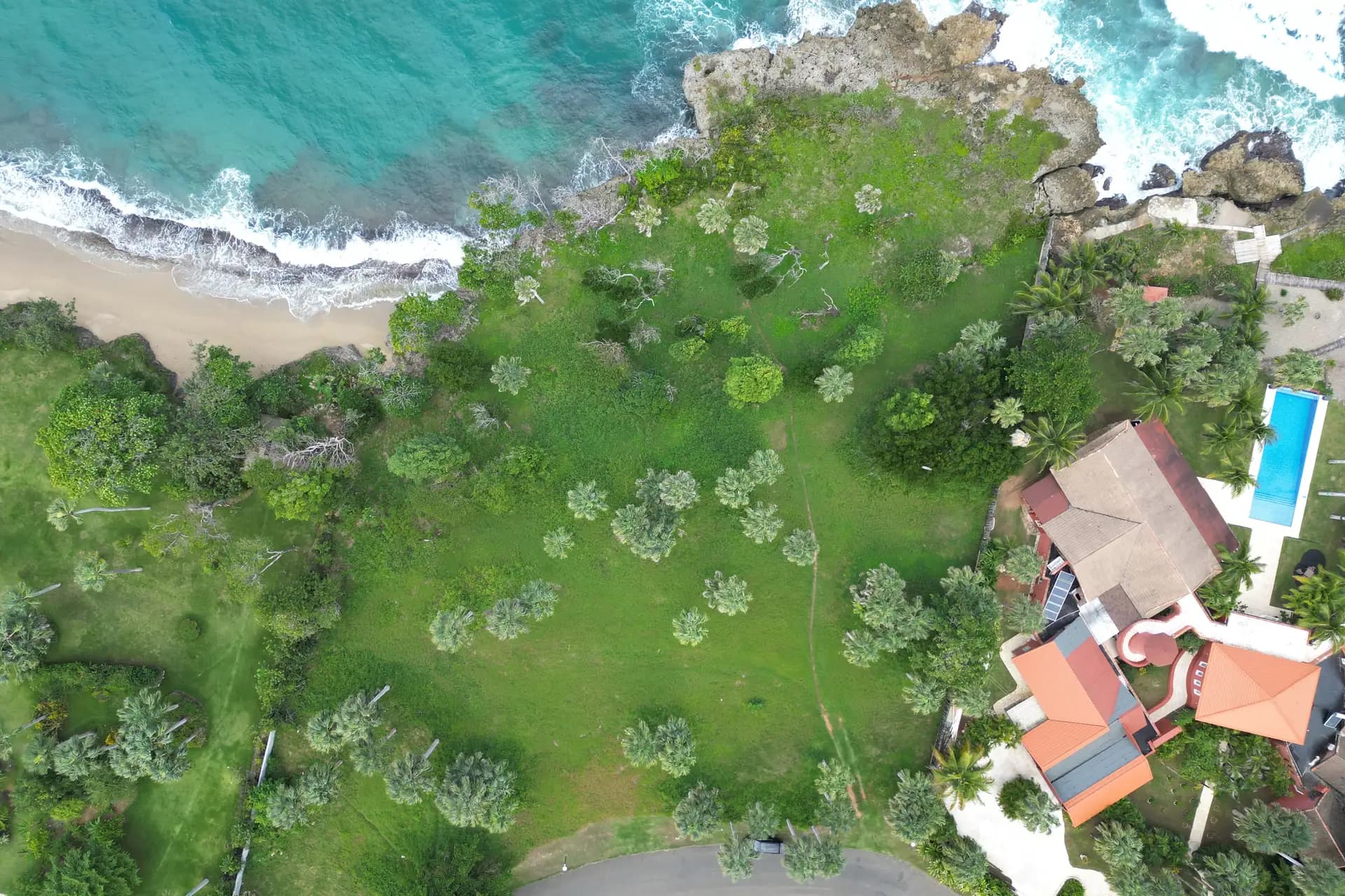 Prime Oceanfront Development Lot in Sea Horse Ranch – 8,456 m² with 180° Atlantic Views