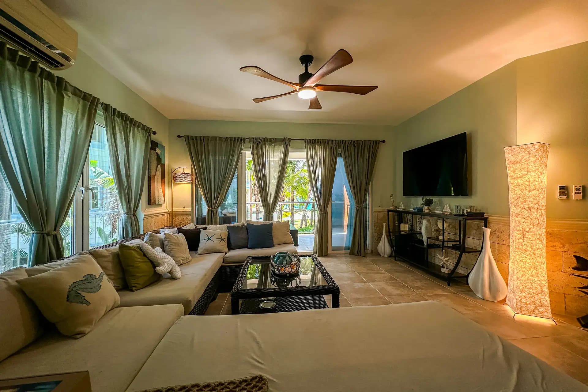 Oceanfront 3-Bedroom Condo in Playa Chiquita, Sosúa – 234 m² with Panoramic Views