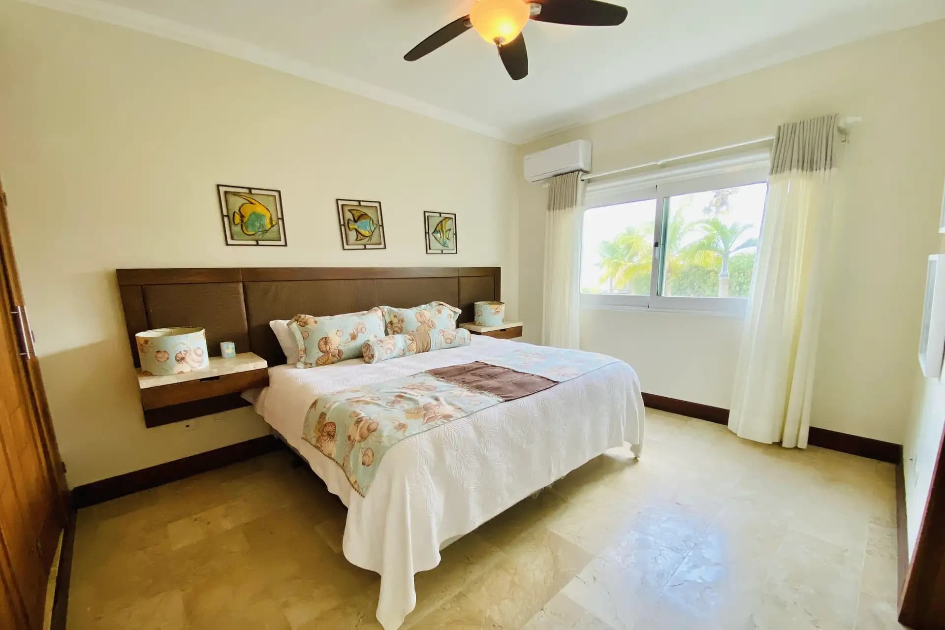 First Line 3-Bedroom Apartment Laguna Beach