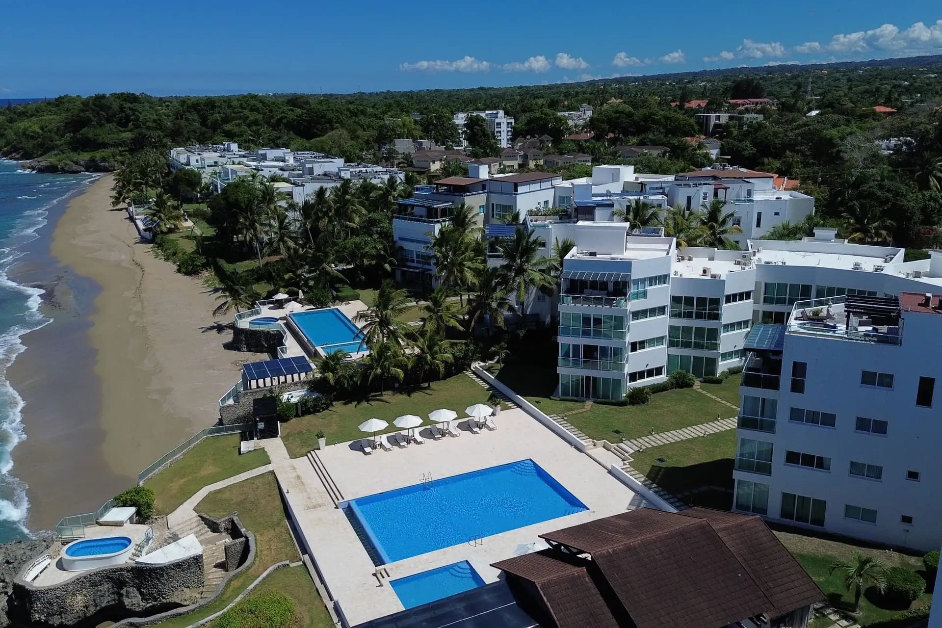 Oceanfront 4-Bedroom Penthouse with Rooftop & Panoramic Views in Laguna Beach, Sosúa – Luxury Real Estate for Sale