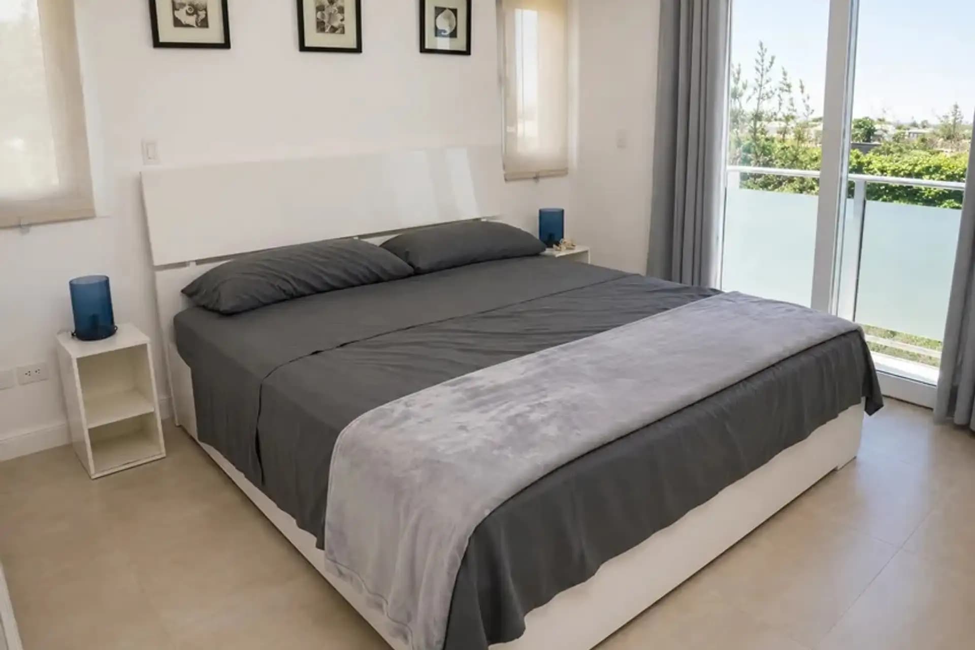 Fully Furnished 1-Bedroom Apartment with Ocean View in Esmeralda