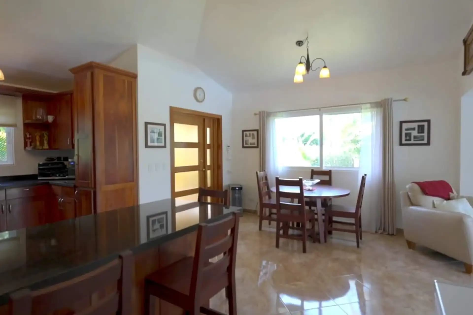 Cozy 2-Bedroom Villa with Spacious Garden & Private Pool in Casa Linda for sale