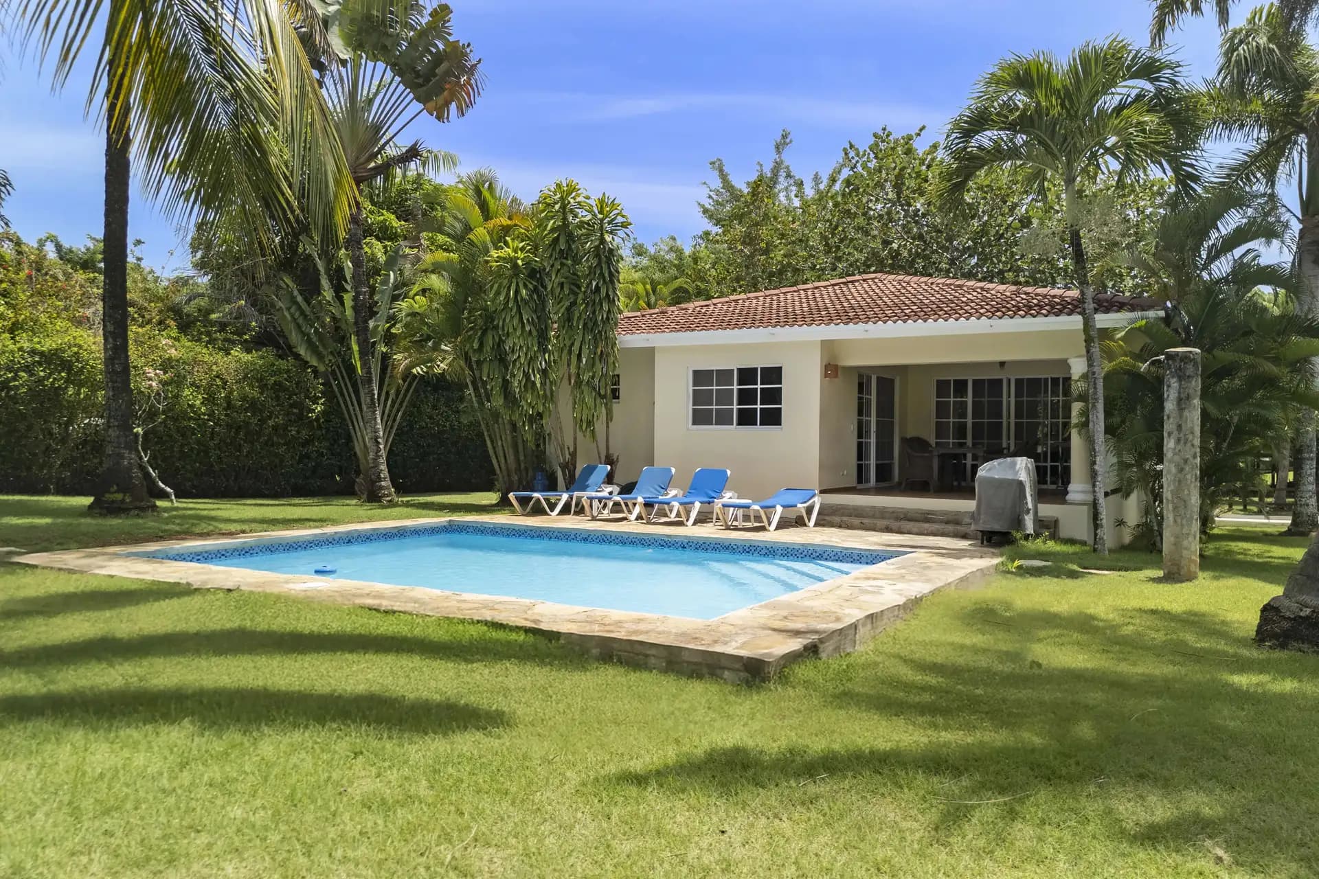 Oversized 2-Bedroom Colibri Villa with Private Pool in Residencial Hispaniola, Sosúa