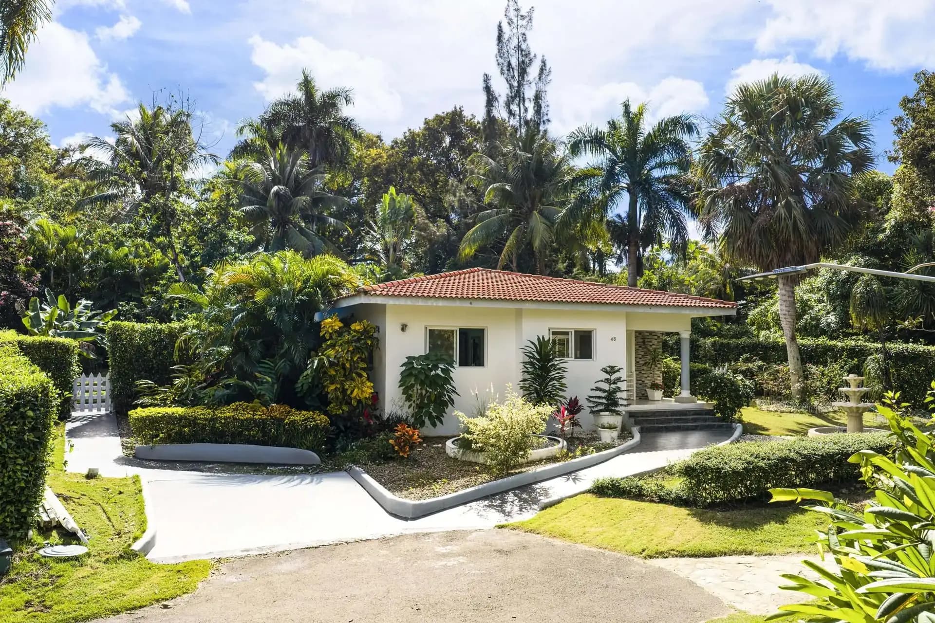 Charming 2-Bedroom Colibri Villa for Sale – Sosúa