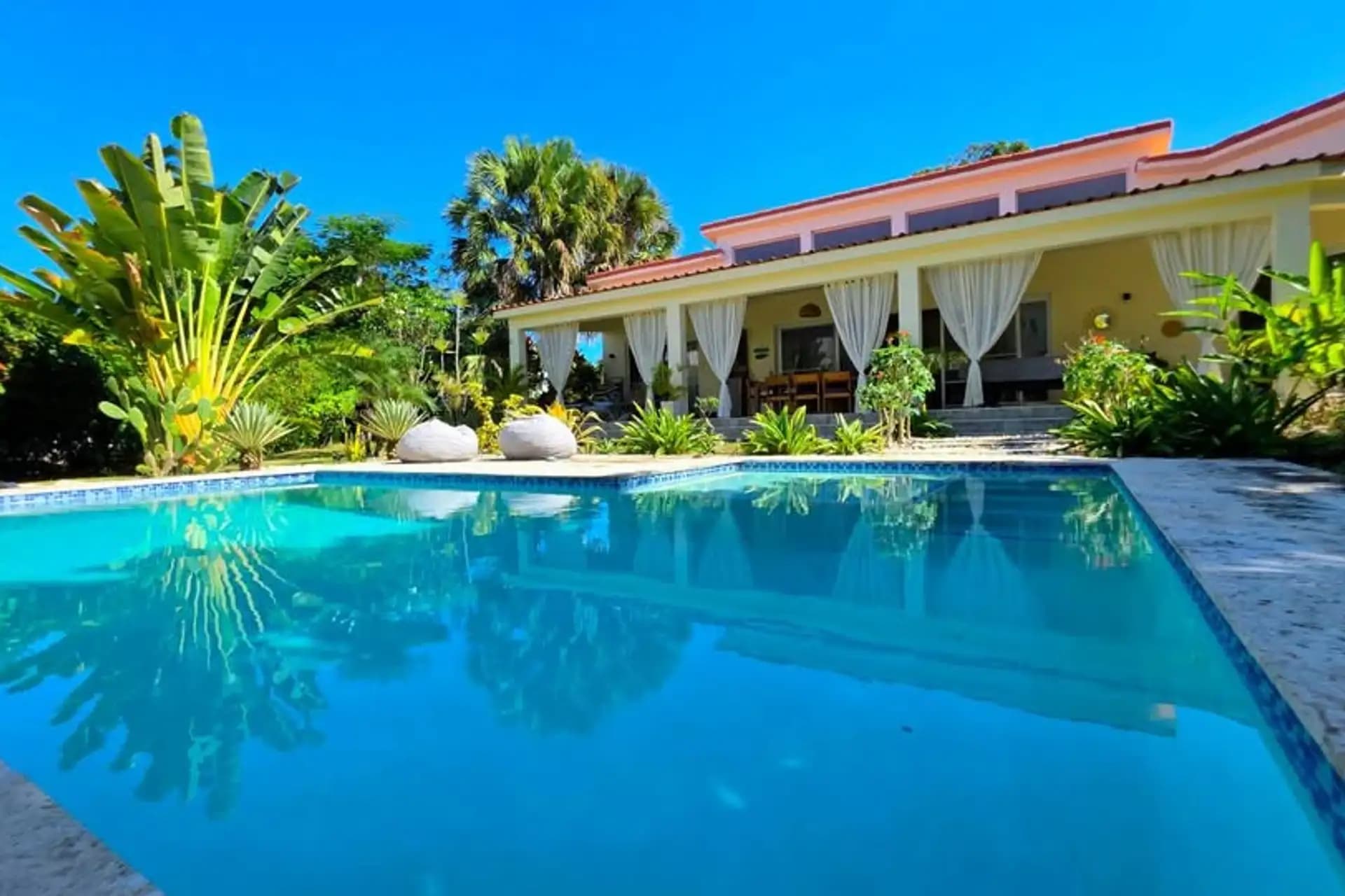 Charming 3-Bedroom Villa for Sale in Perla Marina – Walk to the Beach!