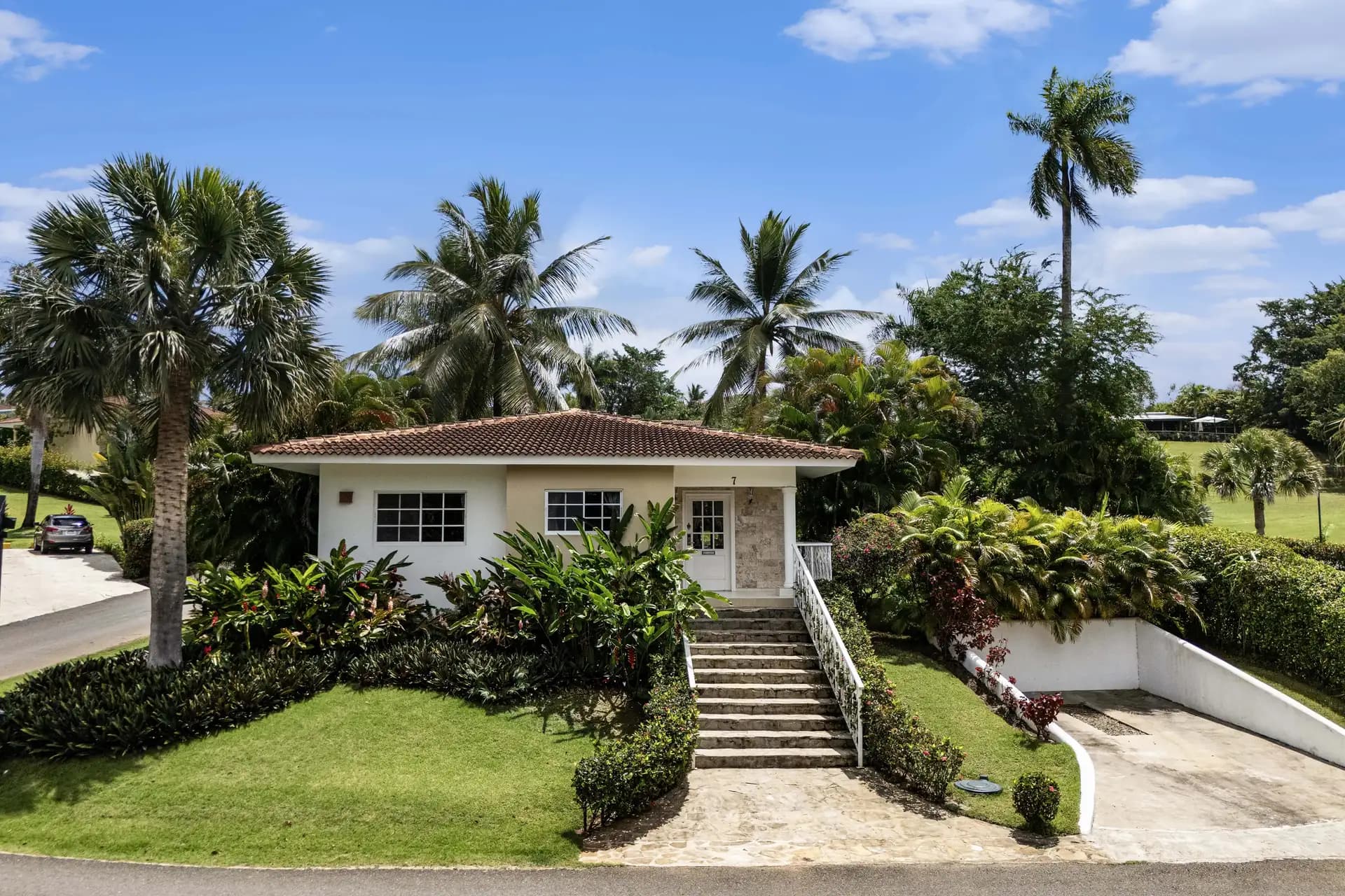 Charming 2-Bedroom Villa Hispaniola Residencial with Private Pool & Tropical Garden Oasis