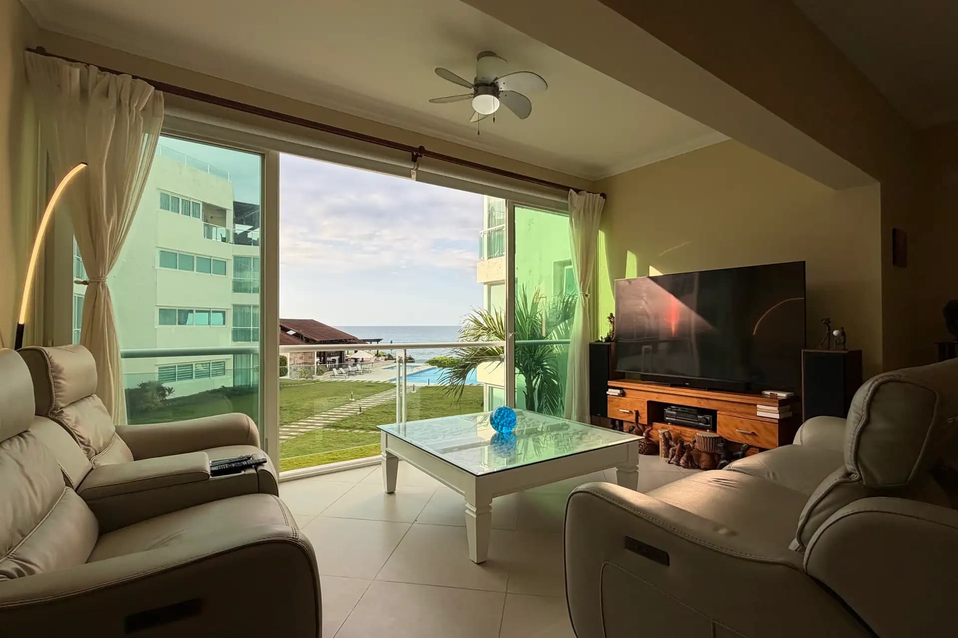 Oceanfront Condo in Bayrock, Sosua – 2 Bedrooms with Infinity Pool & Elevator